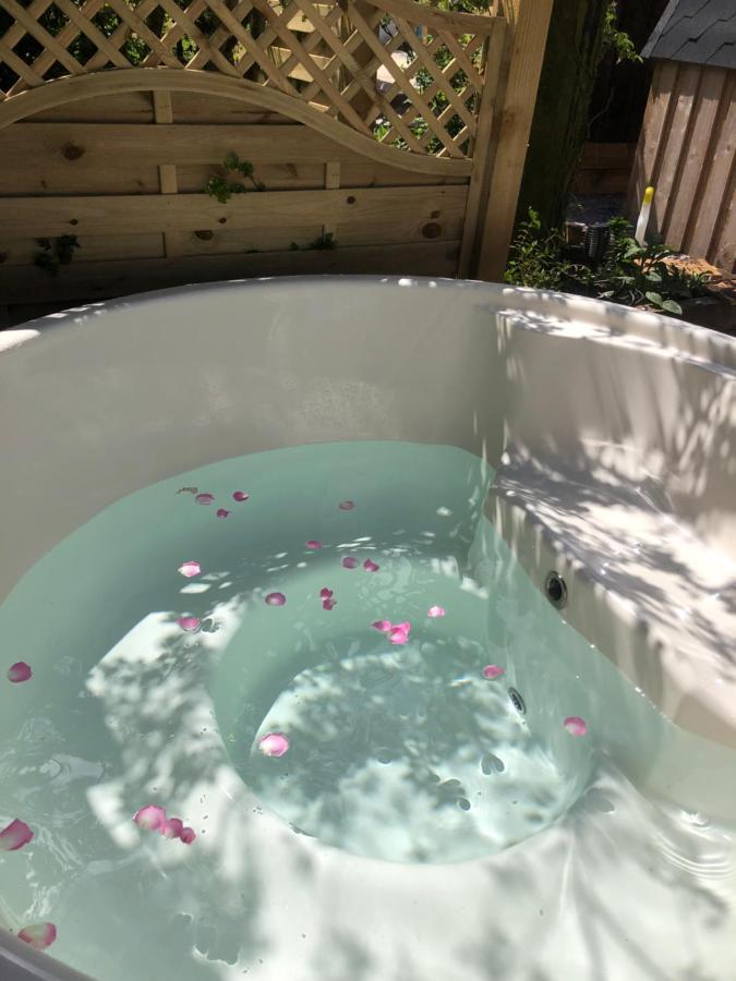 Luxury Mary's Croft With Swedish Hot Tub And Bbq Hut Holiday home